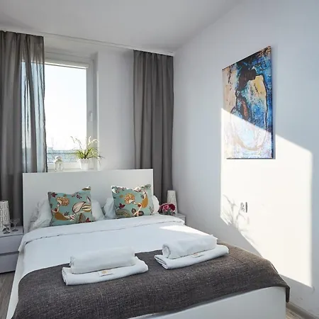 Noctis Senatorska * ורשה